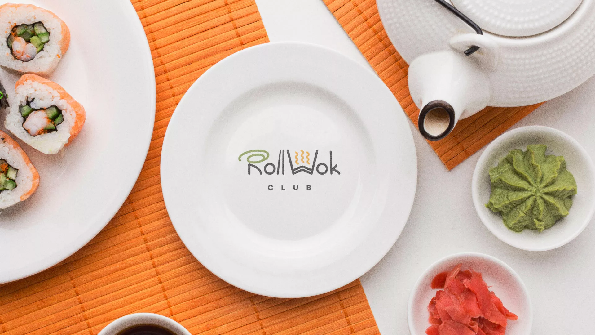 Разработка логотипа и фирменного стиля суши-бара «Roll Wok Club» в Гае